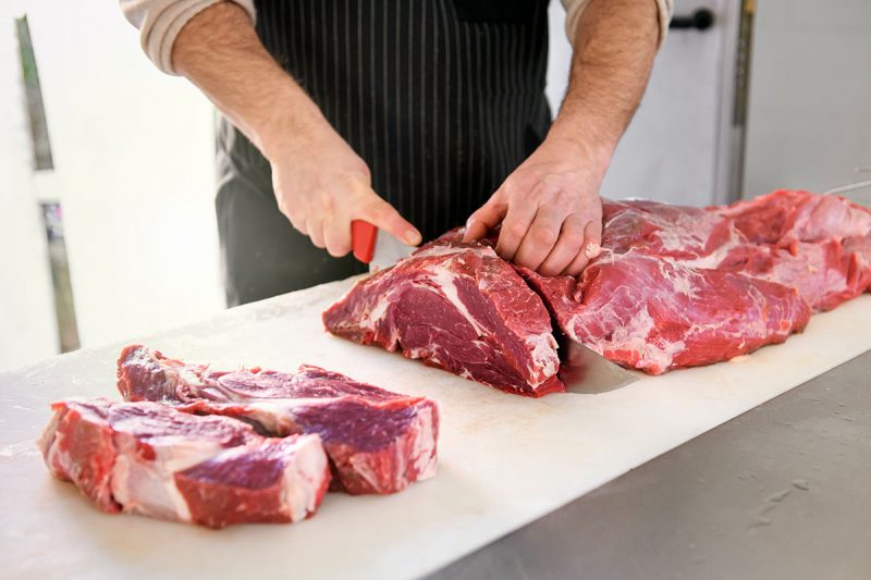 butcher or cook slicing chuck steaks 2021 08 27 12 27 22 utc 800x533